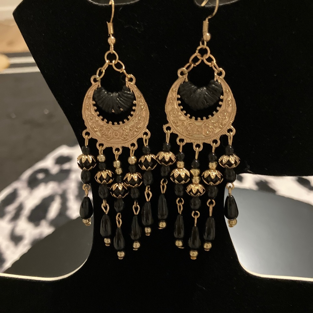 Black and Gold chandelier earring